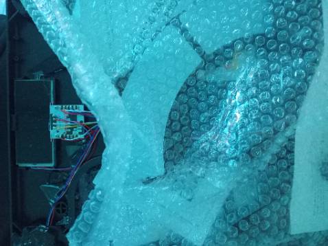 Cân bị vỡ thế này sao mình dùng.