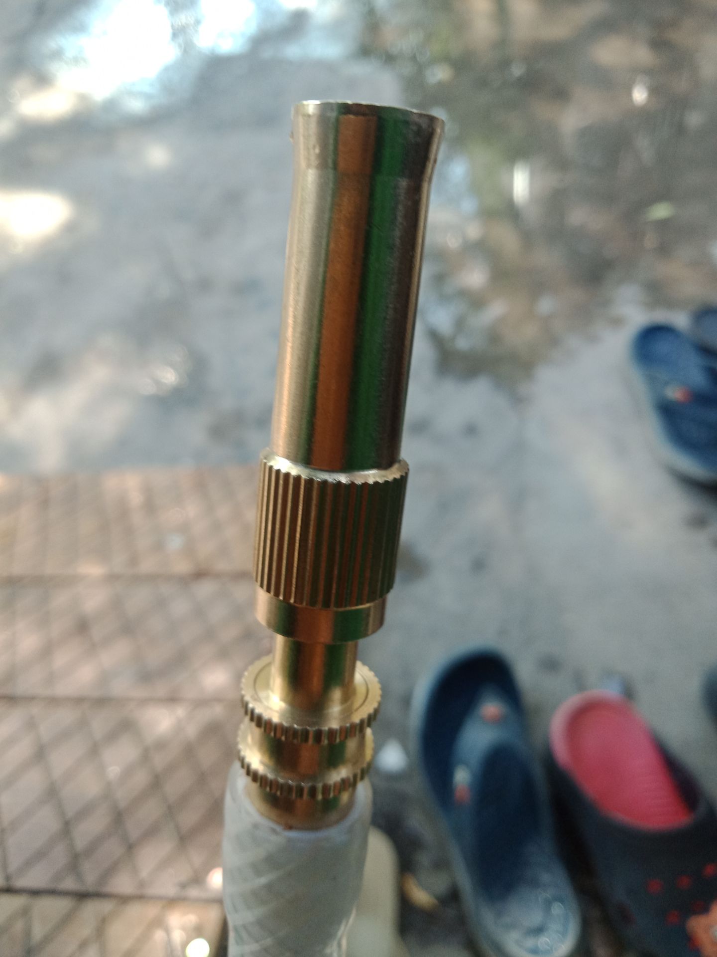 Đúng như quảng cáo áp lực nước rất mạnh .
Không như bên Shopi bán hàng đểu sát xi , chảy như mèo đái .
Shop rất uy tín các bạn nên mua .