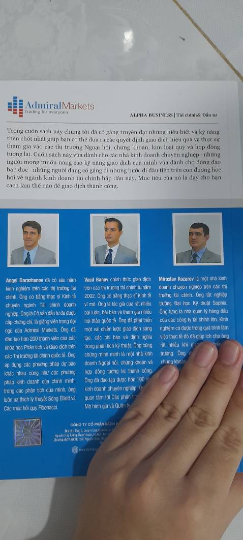 Sách gói kỉ lắm luôn á. Sách đẹp. Giá rẻ. Giao hàng nhanh. 10 điểm không có nhưng