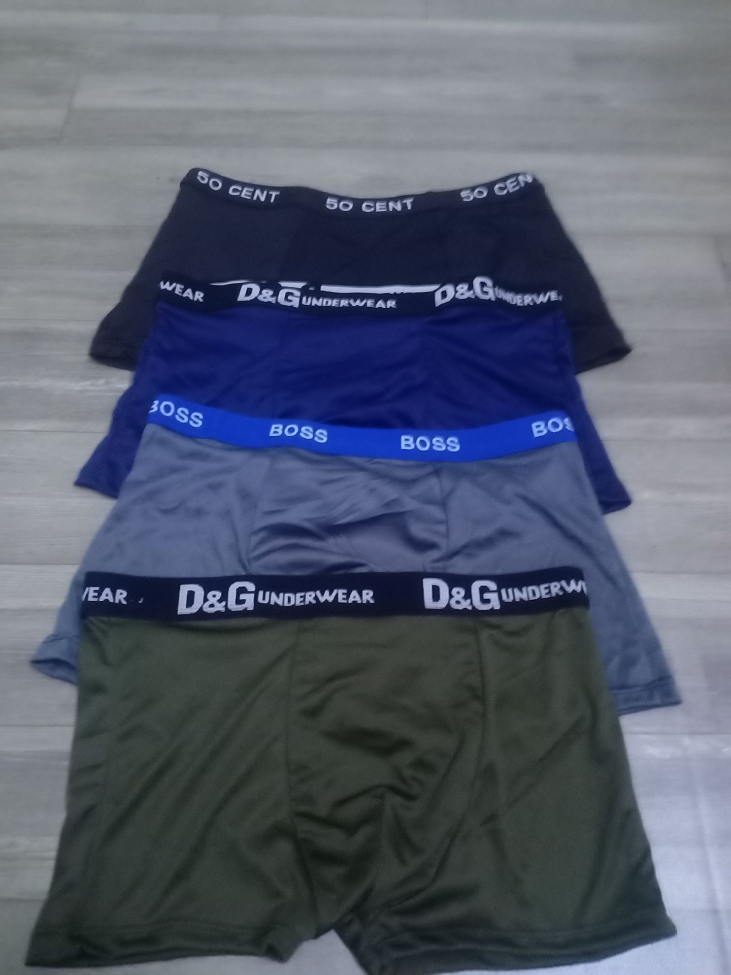 hàng kém chất lượng, ko đúng mẫu. sze ko đúng luôn