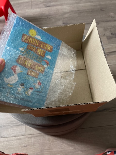 Giao thiếu hàng, mua combo 2 cuốn mà giao thiếu 1 cuốn Chờ đến mẫu giáo thì đã muộn