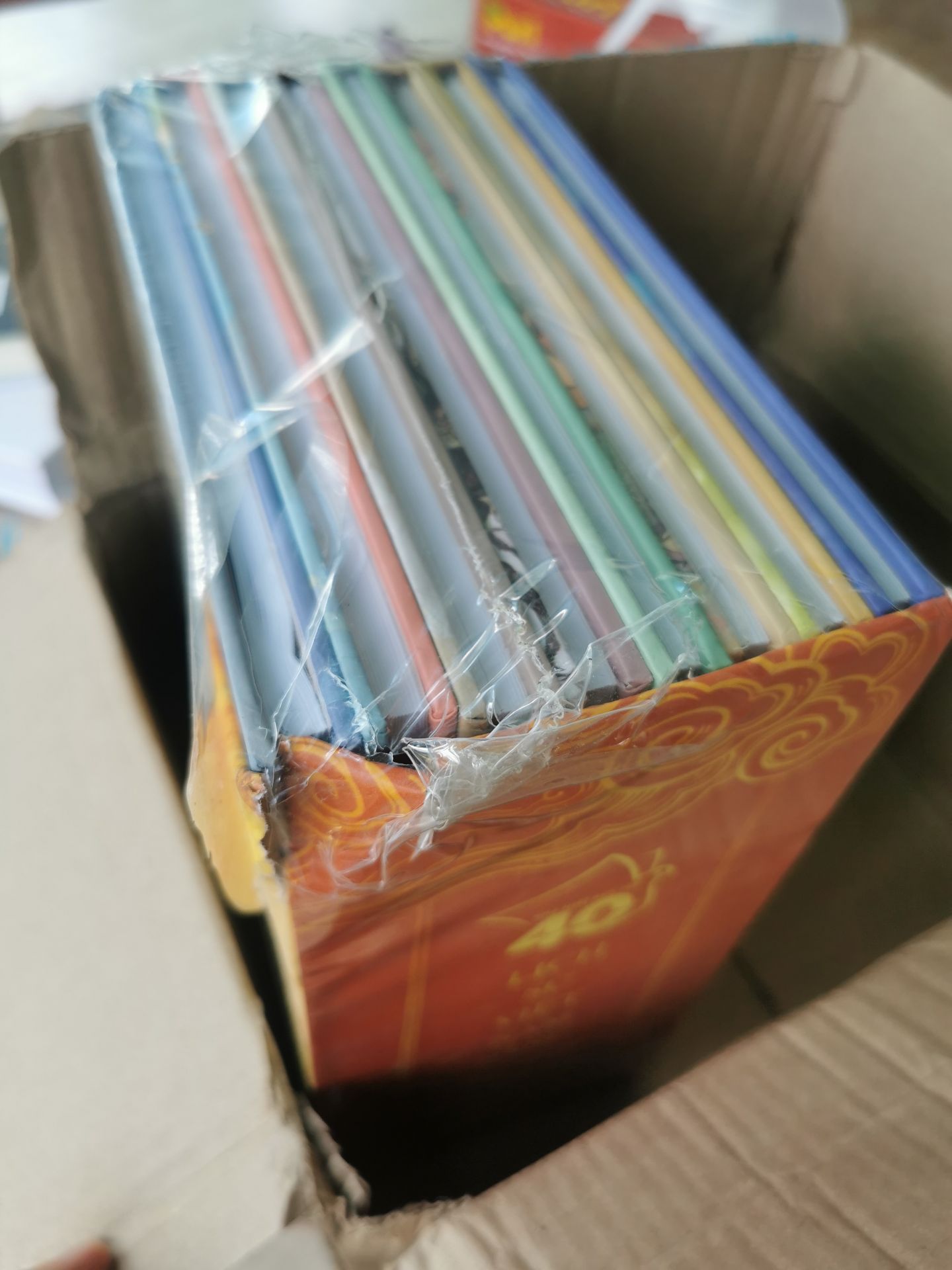 Giao hàng rất lâu, sách giá trị cao mà hộp không chắc chắn, đã chấp nhận đổi lại nhưng rồi đơn hàng đổi trả bị tự hủy trong khi tiki trading vẫn còn hàng, hoàn phần tiki xu nhưng phần tiền đã thanh toán không biết về đâu, không có điện thoại báo hay email gì cả