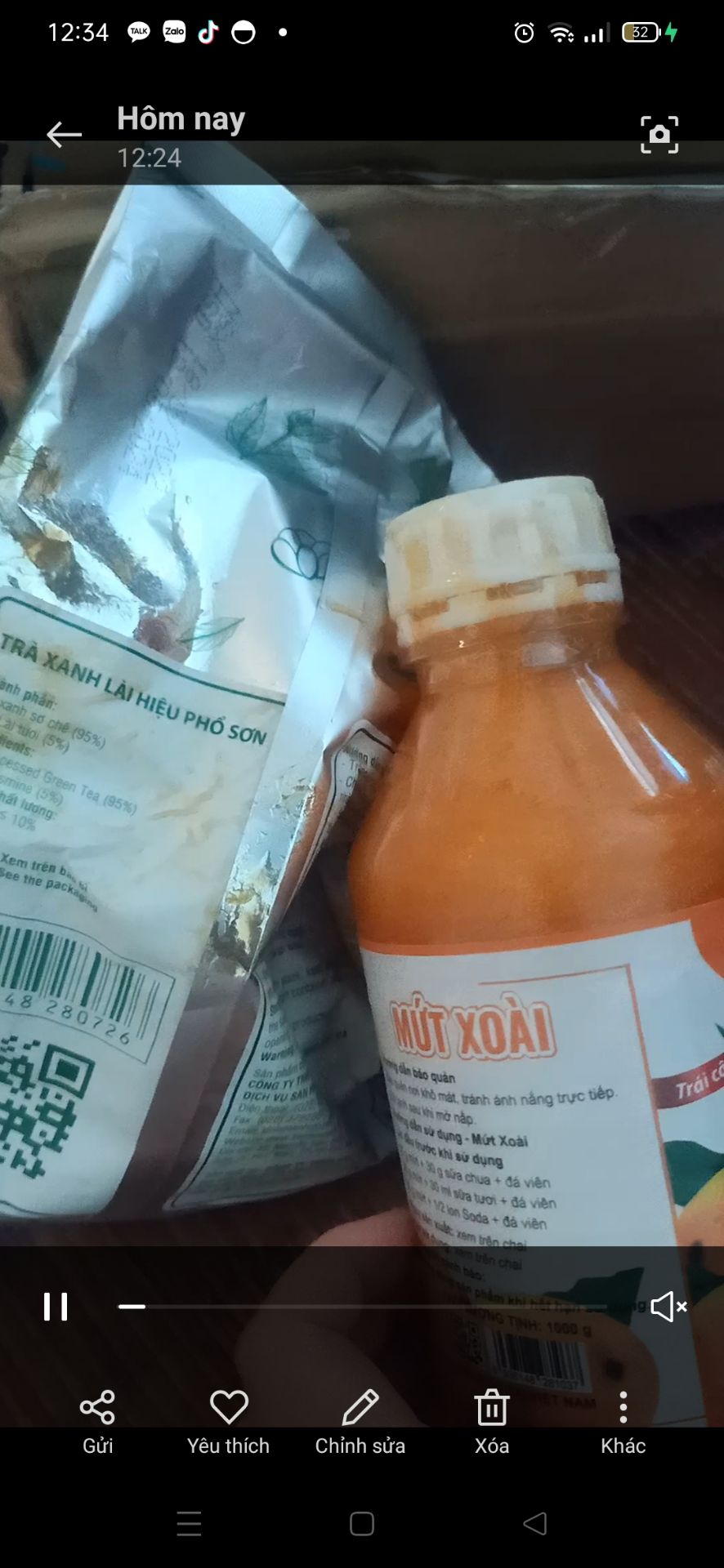 giao hàng lâu nhưng không trách trách đóng hàng không cẩn thận đến nơi bị trào ra hết sản phẩm bên cạnh rất khó chịu