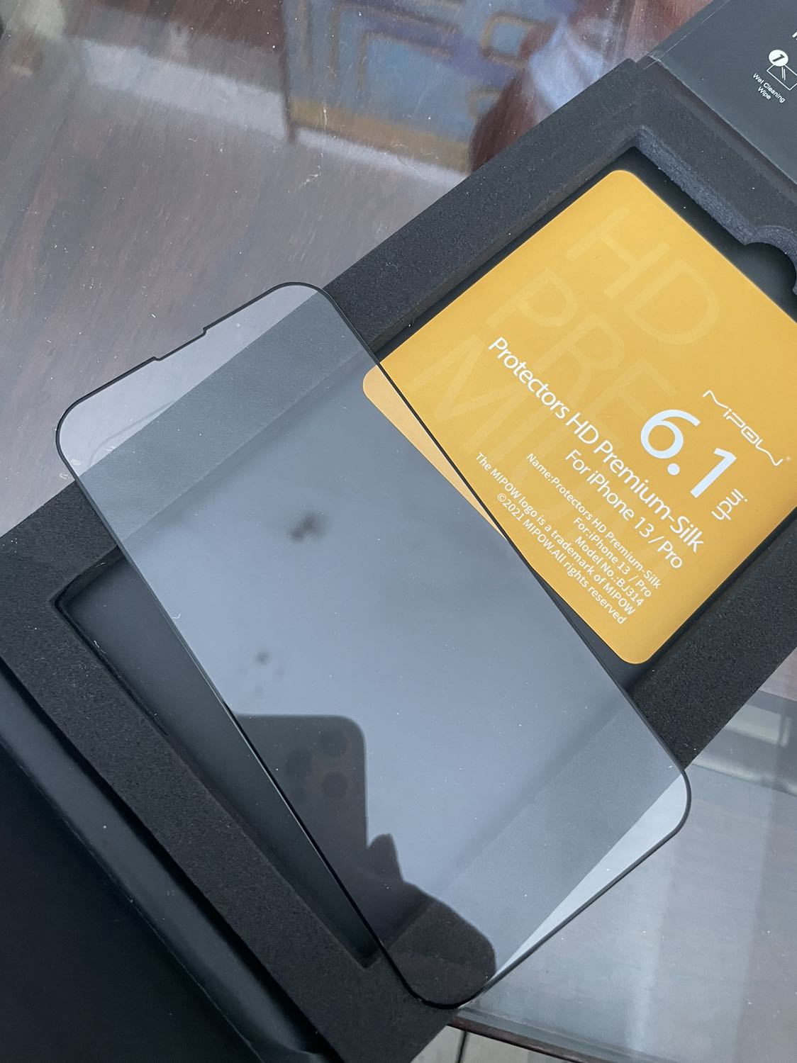 Bán hàng đểu. Cho iphone mà đầu trên chừa như vầy đây