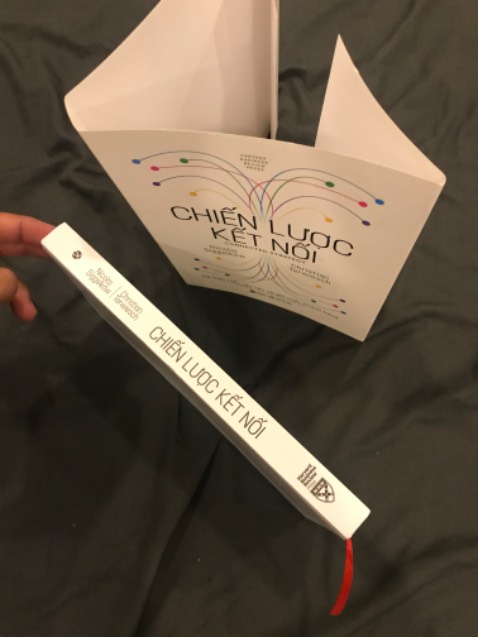 Tạm ổn
Cái áo có hình, bìa sách thì trắng trơn nhe mấy bạn