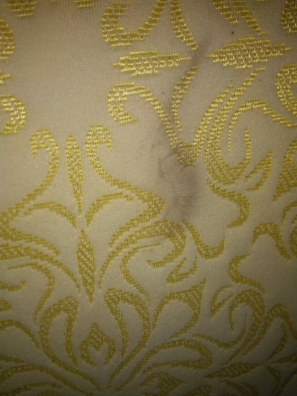 Giao hàng rất nhanh! Màu rất đẹp chỉ là bị dơ và xù lông mất tý góc! Do hết hàng nên mình không đổi nữa! Vẫn ủng hộ 5sao vì ngoài vêta bẩn thì tất cả đều tốt: nệm rất êm, màu đẹp, giá tốt, bảo hành tốt! Sẽ ủng hộ shop nữa