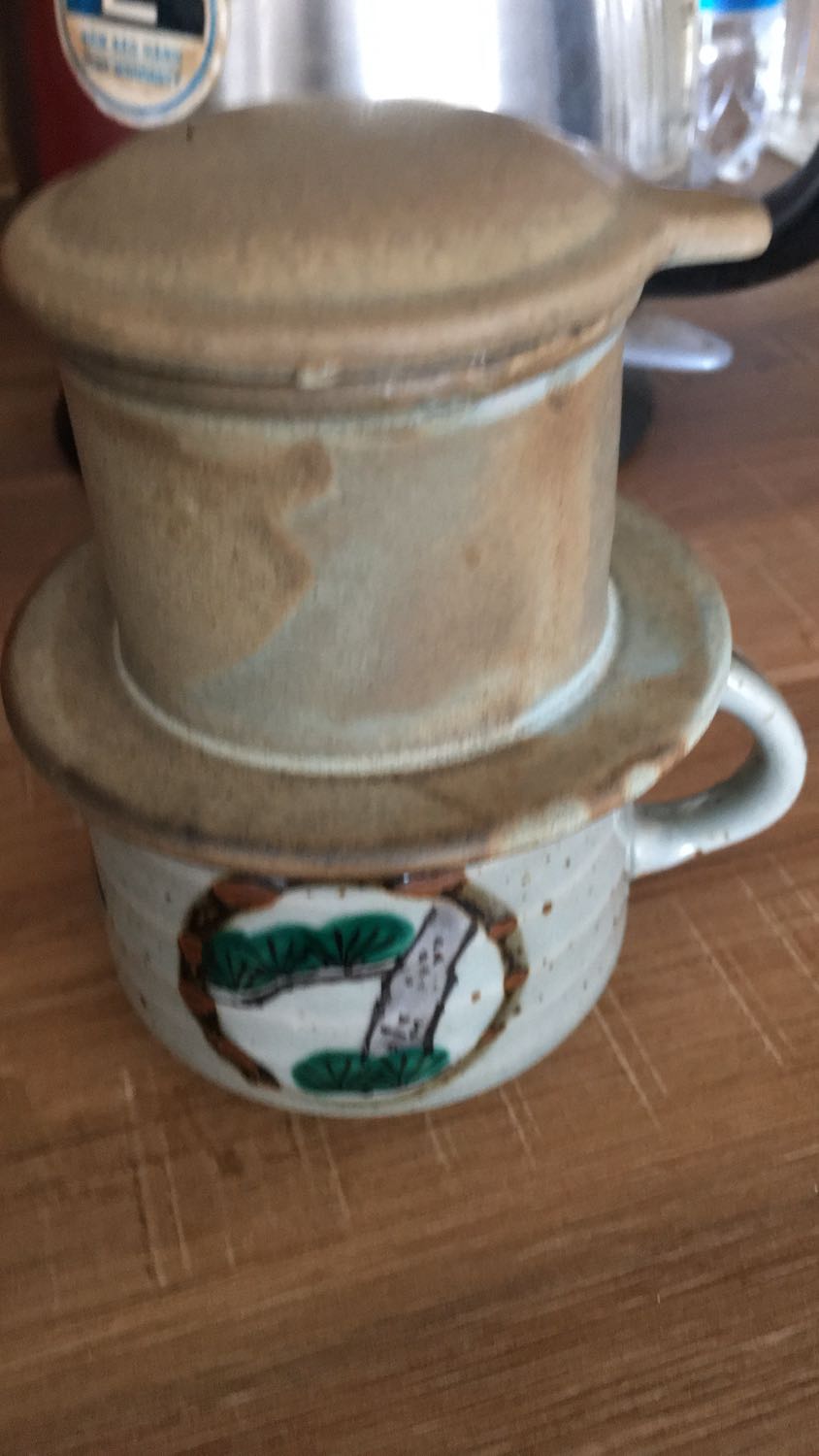 Sản phẩm không phải là đẹp mà là siêu đẹp. dày dặn, nuột nà, sang trọng. Màu trơn nên dễ phối với các loại tách. Tiki đóng gói cẩn thận, giao hàng nhanh, shipper có tâm, chuyên nghiệp.