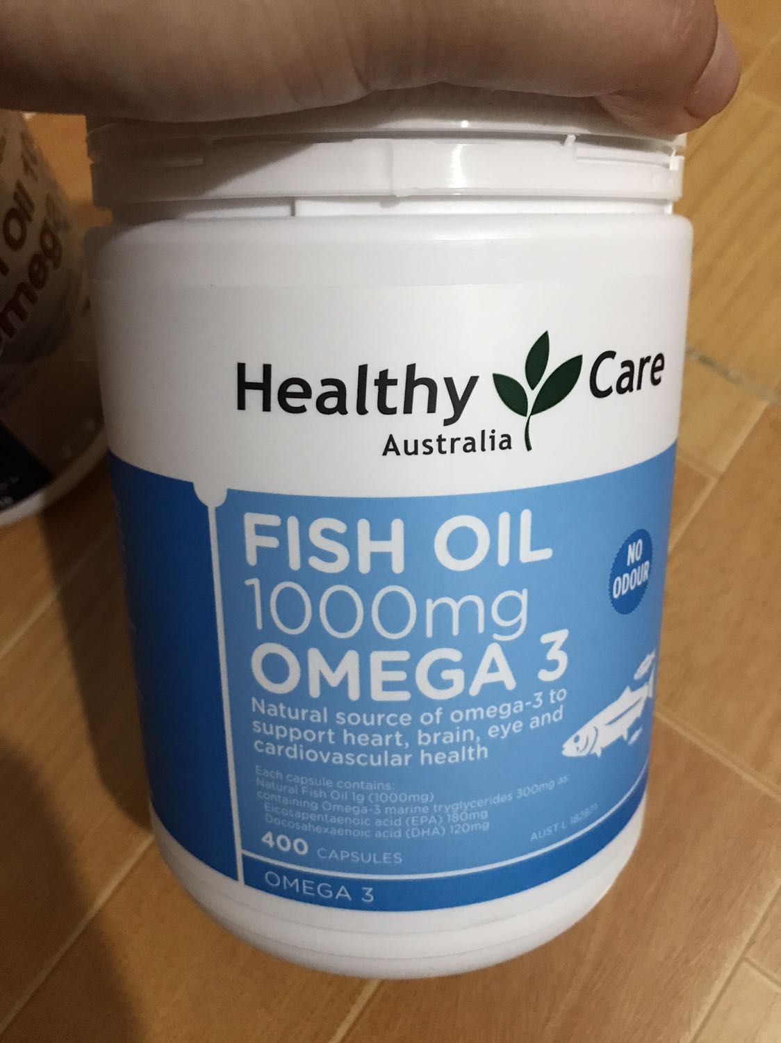 Ko bít mẫu mới hay hàng nhái...hũ màu đậm là người quen ở úc gởi về...hũ màu nhạt là mua tiki..màu sắc và logo khác 1 trời 1 vực 🥲🥲 Ko bít mẫu mới hay hàng nhái...hũ màu đậm là người quen ở úc gởi về...hũ màu nhạt là mua tiki..màu sắc và logo khác 1 trời 1 vực 🥲🥲