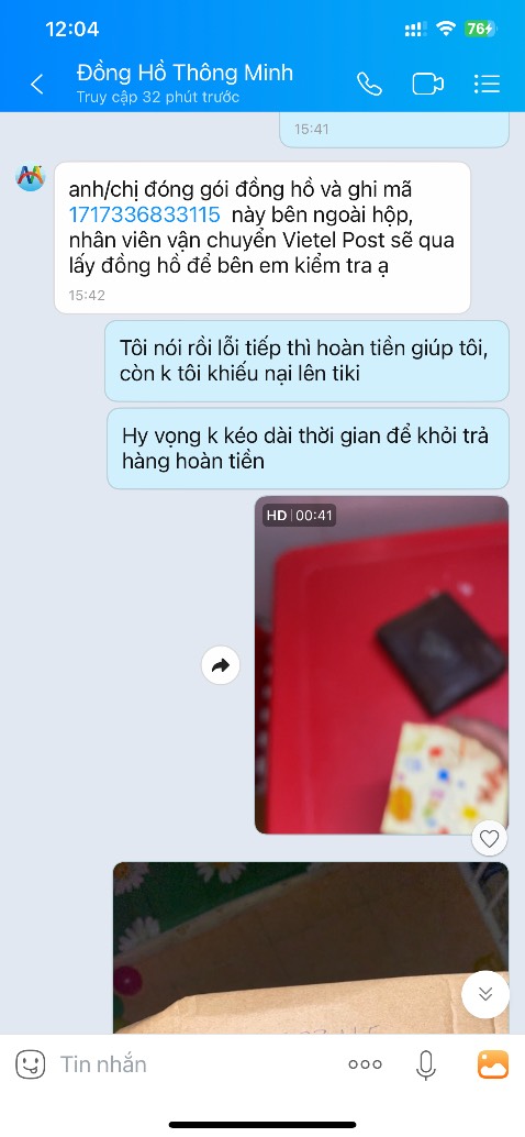 Sản phẩm giao lần đầu lỗi, xong kêu tôi đổi mẫu khác bù thêm tiền, sau đó giao hàng lỗi không nhận sóng cho tôi tiếp, rồi lại đổi cái khác... sau đó bên bán hàng bảo là hàng gửi về cửa hàng không bị lỗi mà tôi báo lỗi. Shop bán hàng kém chất lượng mà còn đỗ lỗi lại cho khách hàng, kêu hoàn tiền trả hàng thì lờ đi không đề cập đến. Mọi người né shop này ra nhé