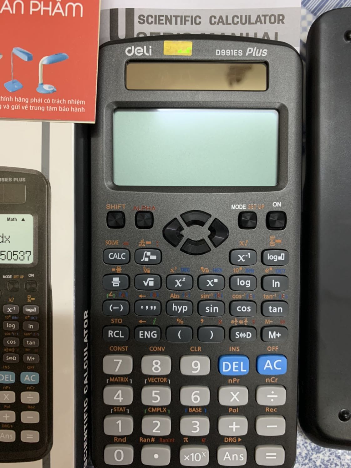 Tôi mới được giao máy tính này sáng nay (07/09/2020), lúc mới giao tôi xem sơ qua mặt trước đúng với model máy thì thấy OK. Đến tối, khi tôi mở máy ra và tìm hiểu cách sử dụng và nhìn kỹ phía sau máy thì thấy như máy cũ đã qua sử dụng ( tôi đã khoanh các chỗ trên hình). Mong Tiki đổi cái mới. Xin cảm ơn