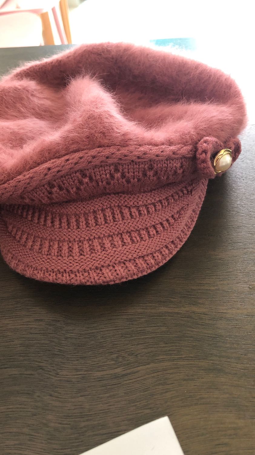 Không giống mô tả lắm, hình quảng cáo nơ khác nhận nơ khác, nón chưa đội mà lông tụng nhiều, màu sác cũng không đẹp như hình