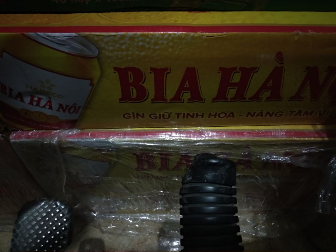 Ship bia rất nhanh, date dài lắm nha. Hàng được bọc gói cẩn thận lắm