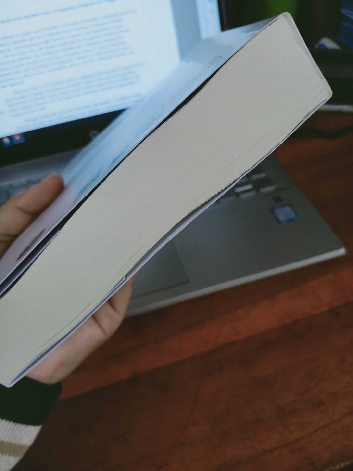 Đây là quyển sách rất hữu ích, nó giúp mình loại bỏ những loại thực phẩm không tốt mà trước giờ mình vẫn hay dùng. Quyển sách này cũng bao quát được các kiến thức về ung thư - vấn đề mà nhiều người quan tâm.
Tiki ship hàng rất nhanh, chất lượng sản phẩm tốt, đã vậy còn được kèm bookmarks.