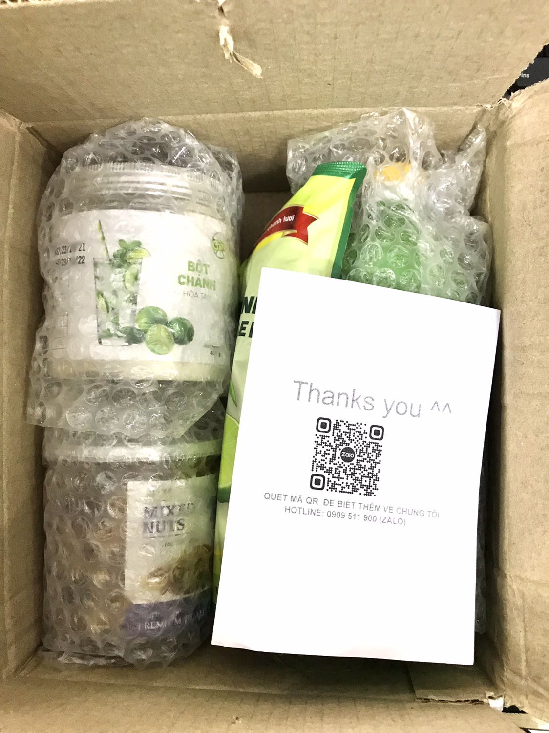 Mình vừa nhận hàng là pha uống ngay, vì thời tiết quá nóng, uống rất ngon ạ, thơm và chua vừa phải, lại tiện lợi nửa. Sẽ ủng hộ shop tiếp tục ạ.