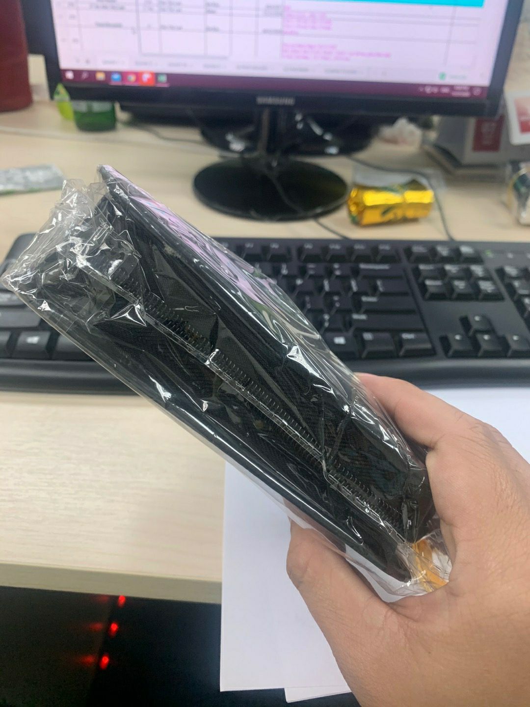 giao hàng nhanh, đóng hói đẹp, bộ xi đánh giày cũng lhas ổn. oke mn nhé giao hàng nhanh, đóng hói đẹp, bộ xi đánh giày cũng lhas ổn. oke mn nhé