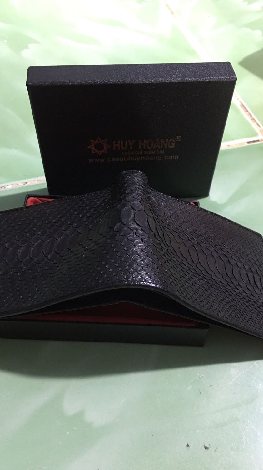 Ví da trăn này đẹp ghê ko những thế shop lại còn đóng gói kĩ càng nữa tiện lợi và đẹp