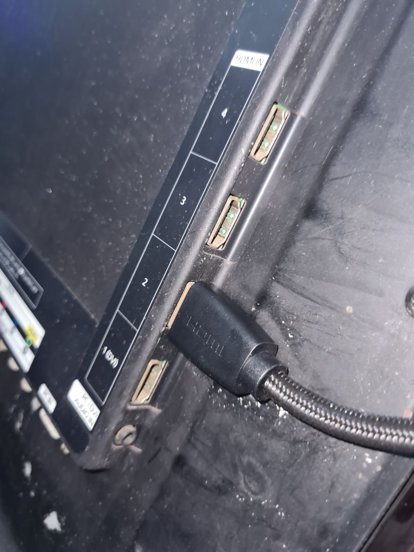 Dây rất tốt, gắn và tháo ra dễ dàng. Hình ảnh truyền ổn định và âm thanh nghe tốt hơn(theo cảm nhận của cá nhân mình).
Mua dây mới mình mới biết thì ra 4 cổng HDMI của mình đều còn dùng được chứ lúc đầu cứ nghĩ mấy cái cổng HDMI hư hết rồi :3