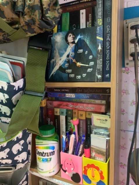 Bìa khá đẹp, được bọc seal cẩn thận. Truyện hay, mua nhân dịp giảm giá khá hời ( được sale 3 cuốn trong cả bộ)