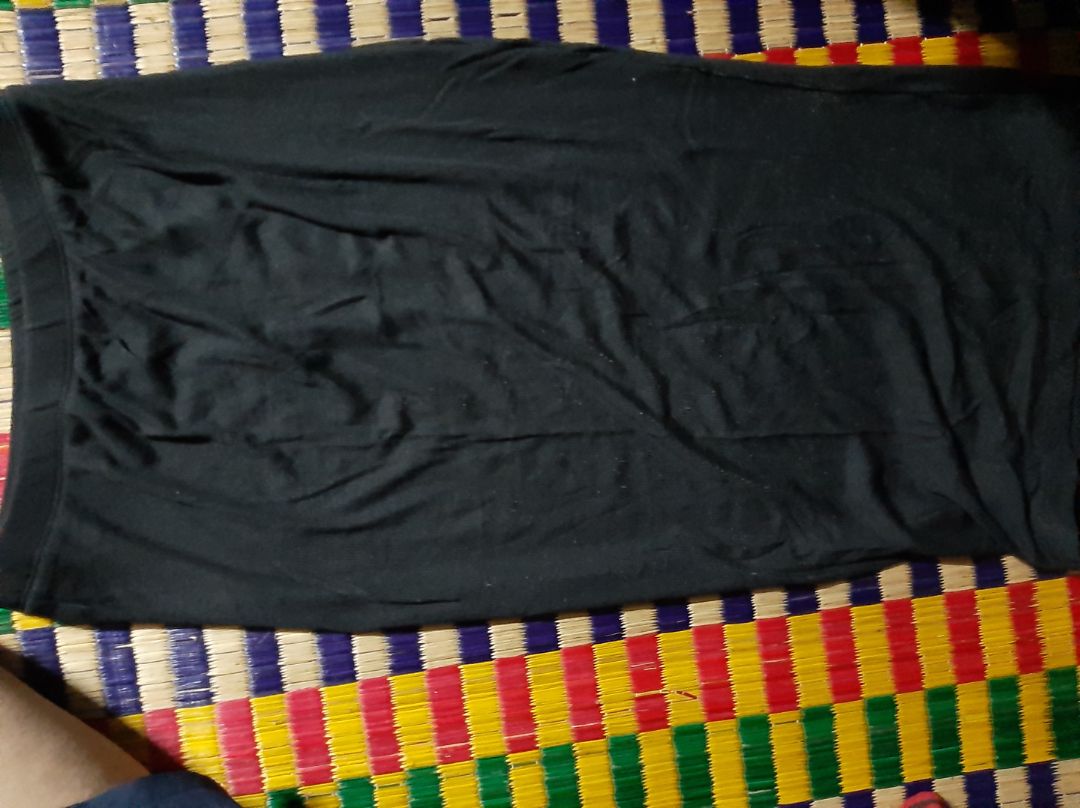 giao váy ôm ko đúng vay đã đặt, vì ko có ở nhà nhờ ng khác nhận. bó tay ?