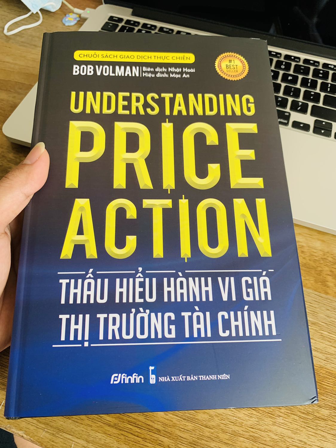 Sách in rất chất lượng
Mấy sách trading nên mua trực tiếp đơn vị bán. Nhiều nơi khác bán sách lậu, cũng bìa cứng, ni lông bọc nhưng là sách giả. Chất lượng in kém.
Giá sách hơi cao