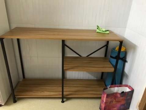 Kệ chất lượng gỗ tốt chắc chắn, nhân viên giao hàng thân thiện, cảm ơn tiki nhiều