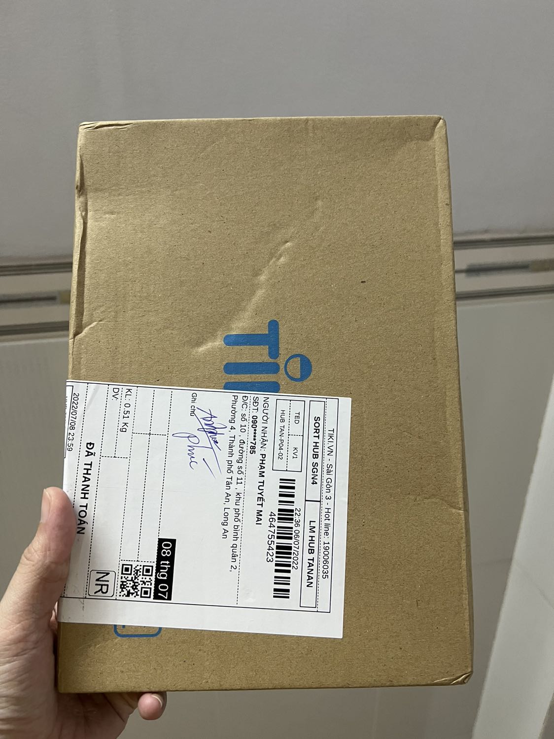 Giao hàng nhanh , sách rất bắt mắt với trẻ . Bé rất thích