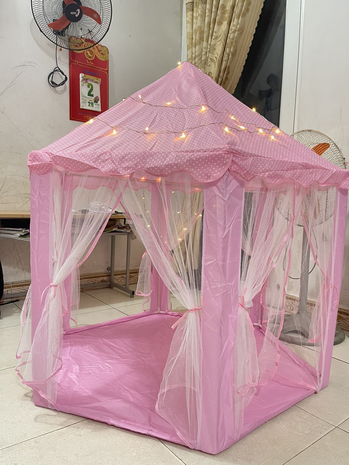 Sản phẩm giống hình 5*
Đóng gói cẩu thả **
Phần lắp ráp thì hơi mất thời gian và hướng dẫn ko được chi tiết lắm, nhưng nói chung giá khá ổn, sp thì rất ok