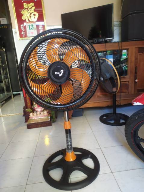 Tiki giao hàng nhanh, quạt mạnh, chất lượng tốt