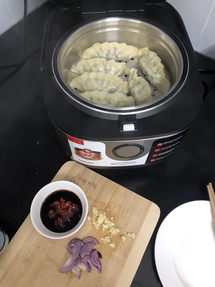 Nồi cao tần nên nấu cơm rất ngon. Ruột nồi dày, nấu kín hơi với nhiệt độ cao. Mình sử dụng nấu cơm, cơm nếp, hấp sủi cảo, nấu chè đậu ... rất tiện dụng.