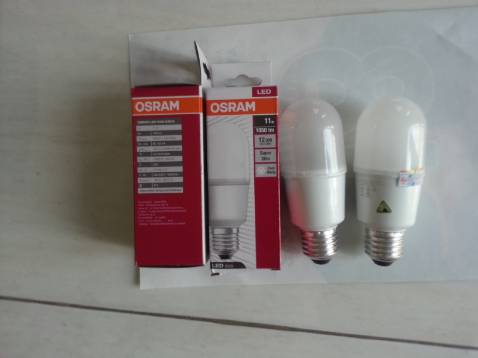 Đã nhận hàng : đúng mẫu ,đúng hình chọn,ánh sáng đúng chuẩn đẹp 4000k,đóng gói kỹ lưỡng,giao hàng nhanh