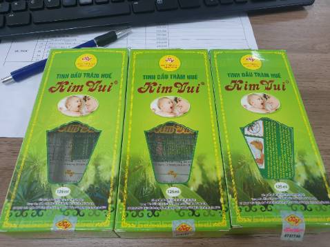 Giao hàng nhanh, mình đặt 3 lọ thì cả 3 lọ đều bị rách bao bì và bong tem, không hiểu vì sao. Chưa dùng nên chưa đánh giá được chất lượng, mùi thơm nhè nhẹ Giao hàng nhanh, mình đặt 3 lọ thì cả 3 lọ đều bị rách bao bì và bong tem, không hiểu vì sao. Chưa dùng nên chưa đánh giá được chất lượng, mùi thơm nhè nhẹ