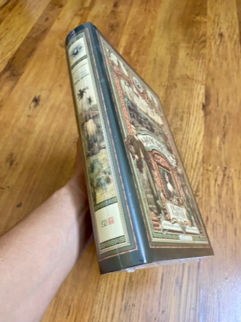 Đóng gói cẩn thận. Sách mới nguyên seal, ko cấn móp. Tks Tiki.