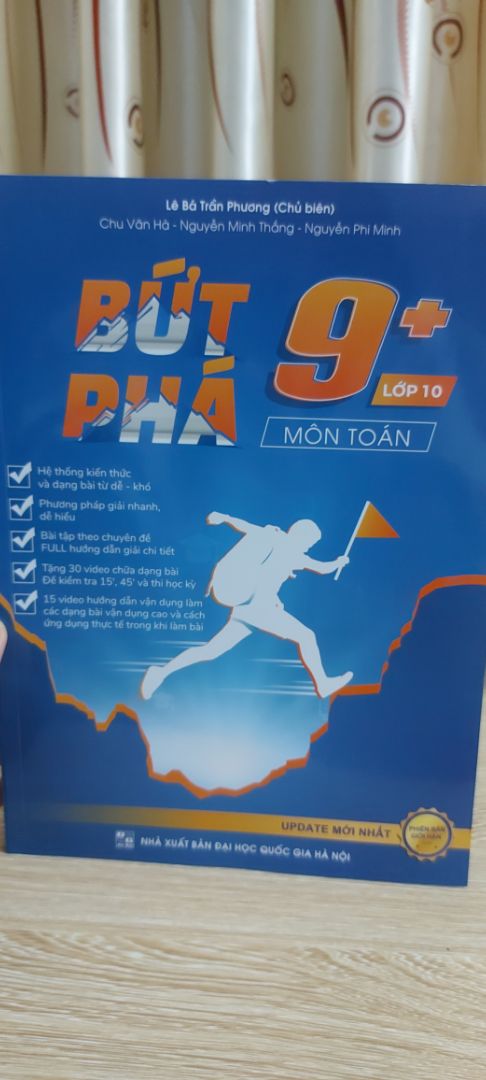 đóng gói không cẩn thận như mọi khi nhưng mà cũng như mọi khi sách vẫn không sao=))Xin nghiêng mình cảm ơn vì tất cả