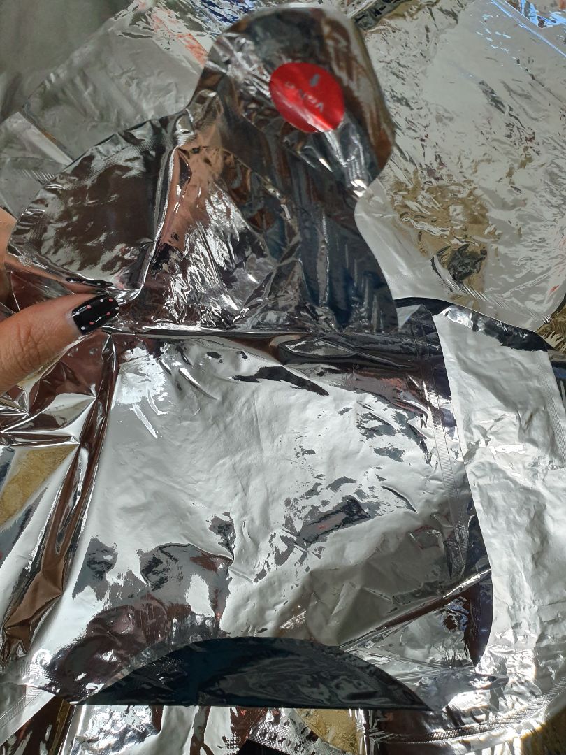 Sp màu vàng mà giao màu trắng! Tiki càng ngày chất lượng phục vụ càng đi xuống! Mua của Tiki thường xuyên và rất liên tục hàng tuần nhưng giờ chắc cần suy nghĩ lại. Còn 1 đơn hàng đã mua cả nửa tháng còn chưa giao, dời thời gian giao 2 lần rồi mà đến hnay vẫn giao trễ, chưa giao trong khi tiền mình đã thanh toán rồi. Đơn hàng khác thì có sp nói bị lỗi k giao dc,  nói tặng voucher xin lỗi mà chẳng thấy voucher đâu. Chán!!!