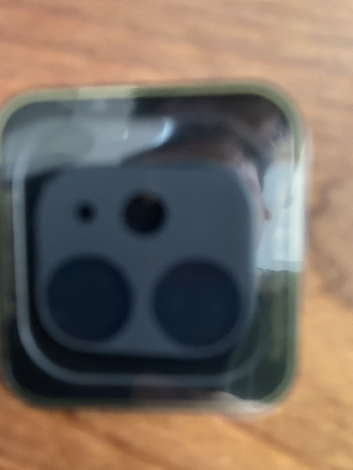 Giao sai sản phẩm, tôi mua dán pro max lại giao dán iphone 11