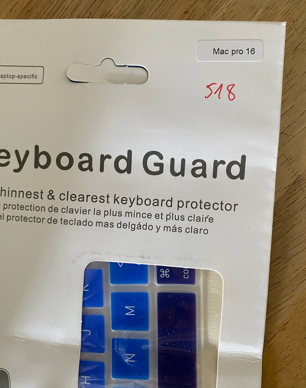 mình mua cho pro 13" mà giao hàng 16" là sao, vội qua không kiểm, khi mở ra mới thấy sai