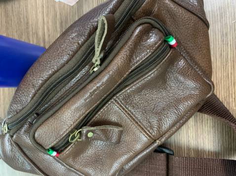 Chất liệu da chắc chắn, đường may đẹp, đeo ok lắm luôn á. Shop giao hàng nhanh chóng.