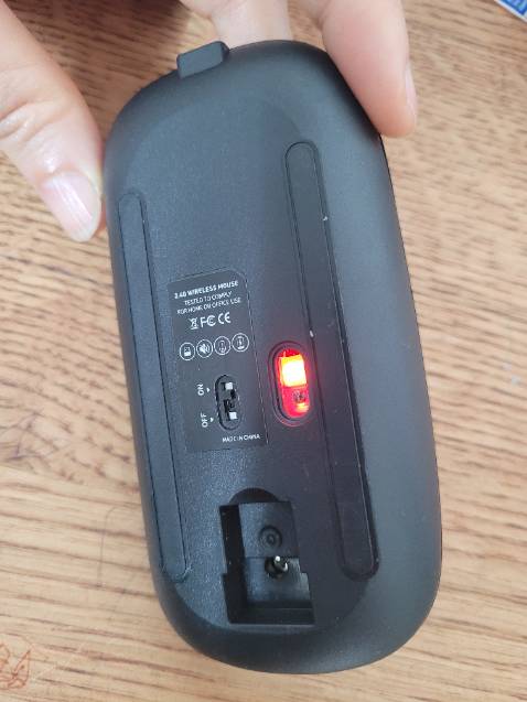 Huhu mình quên mất ko đọc kĩ là nó có đầu usb cắm máy tính, mà mình đag muốn tìm cái blutooth á. Dù sao sản phẩm rất ok, rất êm.