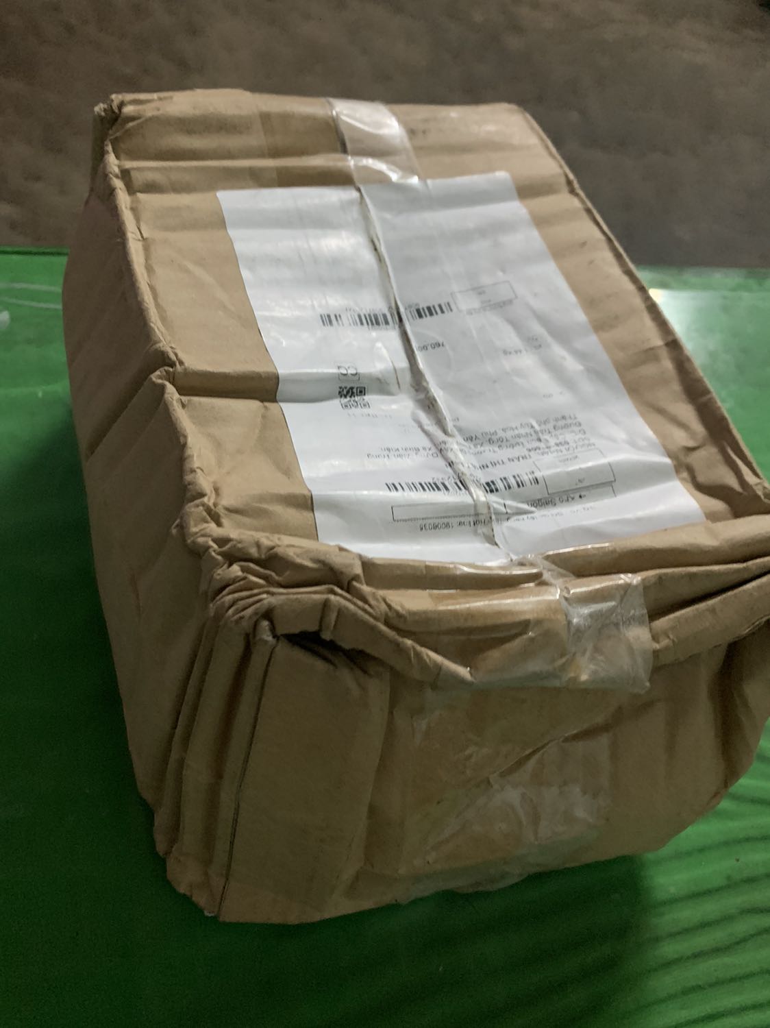 Chất lượng chưa nói đến
Hàng đóng gói sơ sài bốp méo
Giao hàng lâu hơn so với dự kiến 
Mong shop hoàn thiện hơn