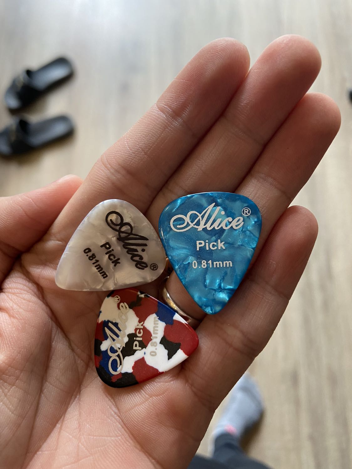 Màu đẹp, chuẩn hàng Alice.