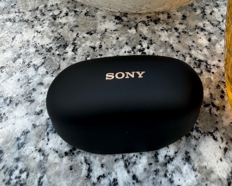 Tuyệt. Mình nghĩ ANC tốt hơn airpod pro. Thích tính năng speak-to-chat khi nói tự động pause, sau đó để yên thì tự động quay về chế độ cũ