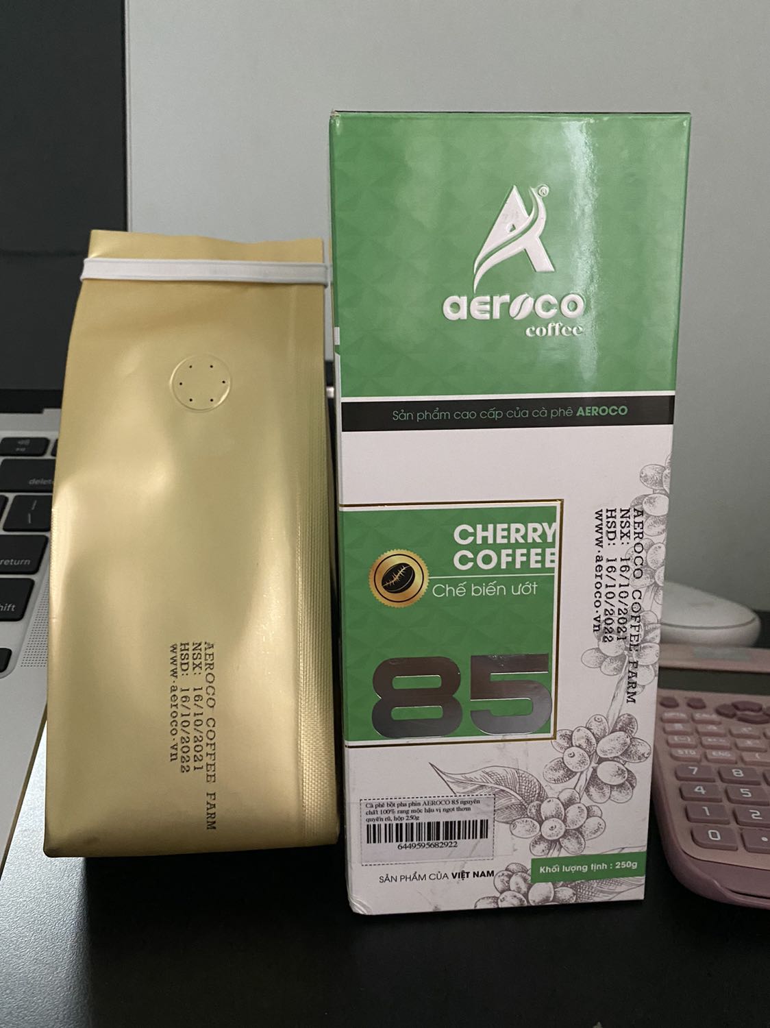 Sản phẩm được đóng gói cẩn thận, seal chống hàng giả uy tín 
Tiki giao hàng rất nhanh
Và lúc mình mua có chương trình tặng phin cà phê nhôm đẹp. 
Mình sẽ dùng thử các loại cà phê khác của shop