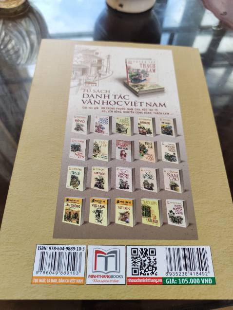 Giao hàng nhanh, bọc cẩn thận. Kể ra mà có kẹp giấy để biết đọc đến đâu thì tốt.
