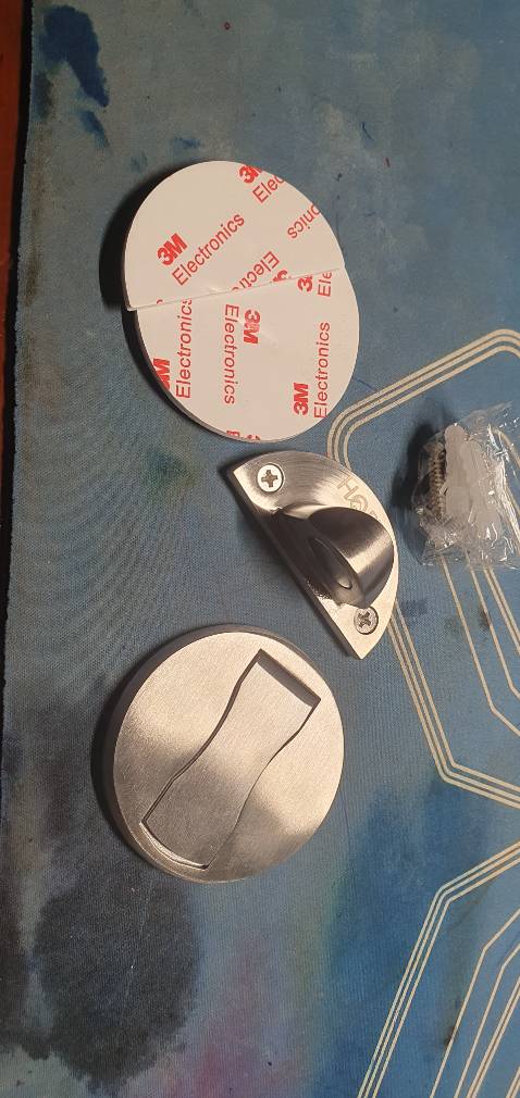 Chất lượng khá tốt, dày dặn, mức độ hoàn thiện khá, giá hơi đắt.