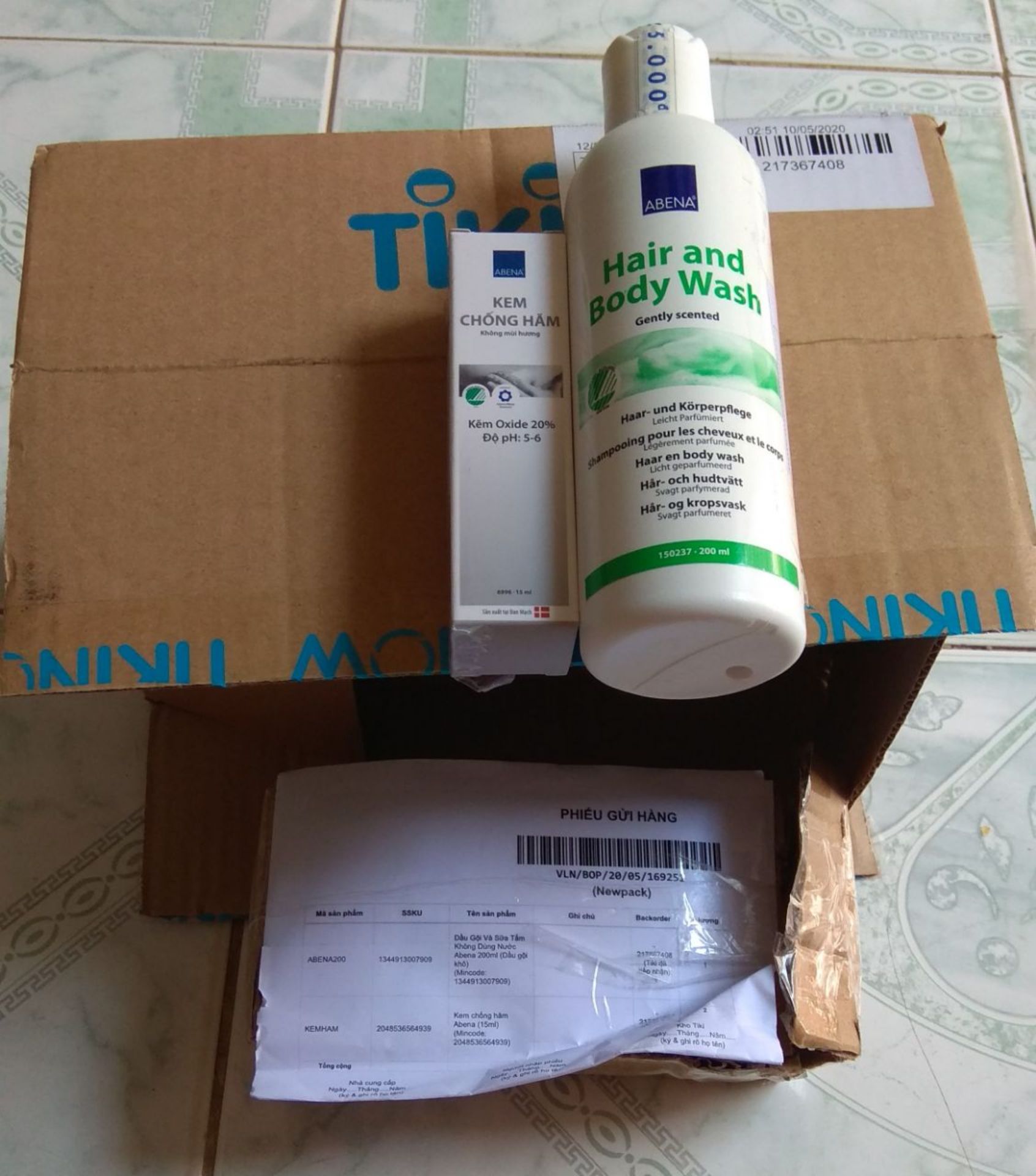 Bình thường hay mua ở nhà thuốc, nay thấy trên tiki có bán nên mua luôn. Kem trị hăm tốt nha, muỗi cắn, vết xướt xứt cũng đỡ luôn. shop đóng gói chắc chắn nè. Vote 5 sao. Bình thường hay mua ở nhà thuốc, nay thấy trên tiki có bán nên mua luôn. Kem trị hăm tốt nha, muỗi cắn, vết xướt xứt cũng đỡ luôn. shop đóng gói chắc chắn nè. Vote 5 sao.