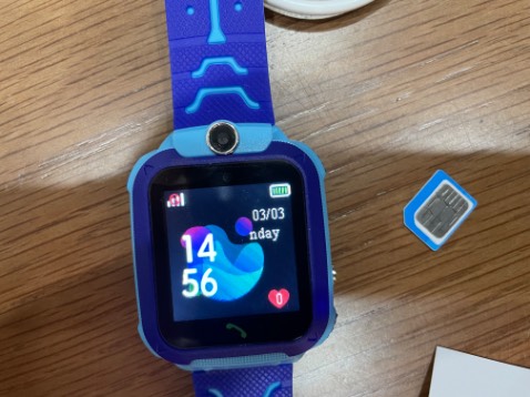 Ko nhận sim, phải chạy ra cửa hàng làm lại sim mới luôn vẫn ko dùng đc. Sim cắm qua đồng hồ khác bình thường