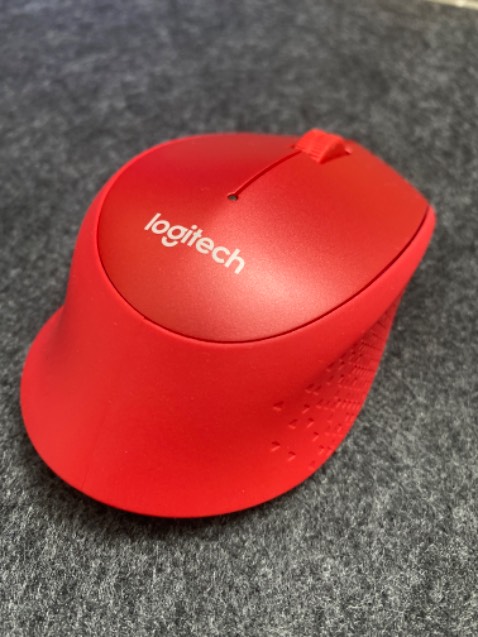 Phím, di chuyển khá mượt. Bấm hơi nhẹ, hơi thiếu lực chút, nhưng vẫn ổn cho làm việc, chơi game giải trí nhẹ nhàng vẫn ok.