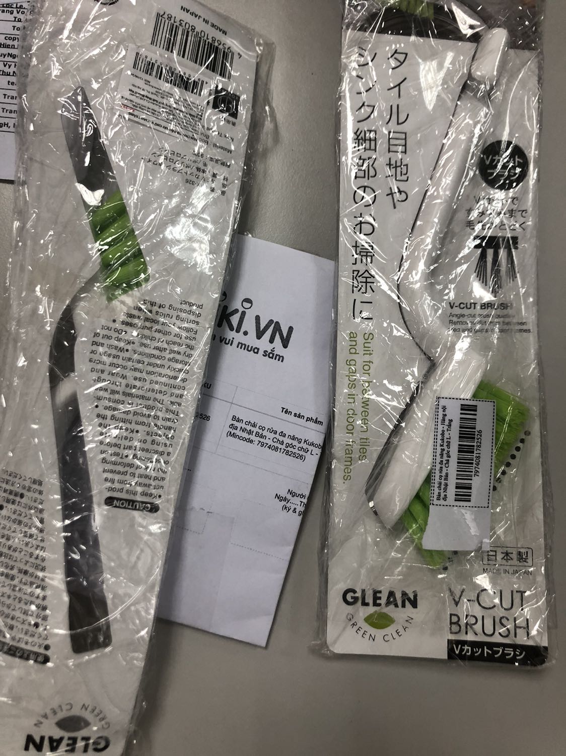 Mua 2 cái góc chữ L mà giao 2 cái góc V