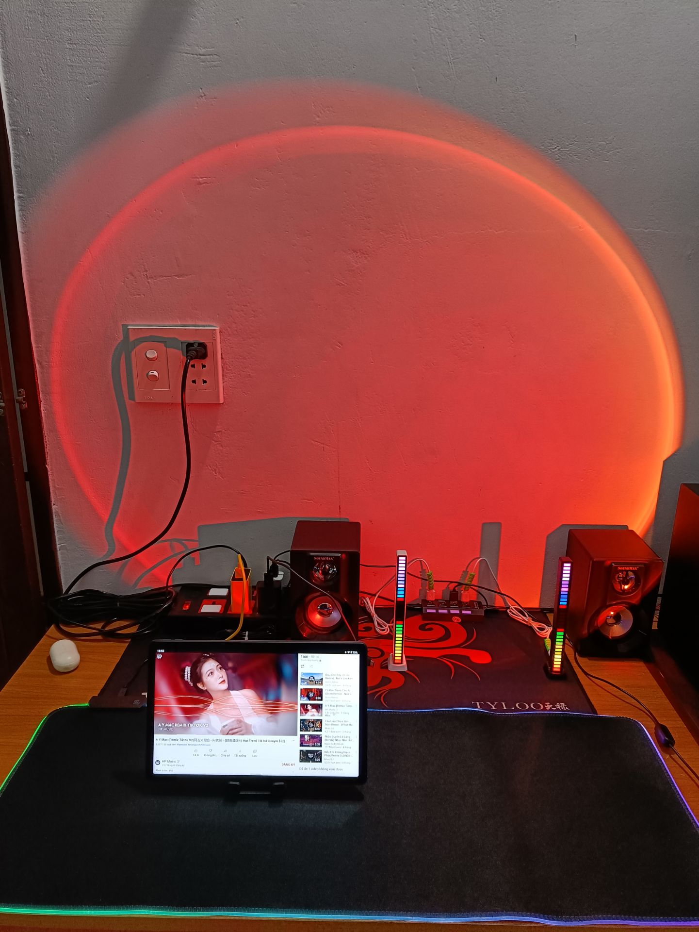 giao hàng nhanh tuy nhiên viền miếng lót có nhiều chỗ bị vênh ko thẳng ko biết xài thời gian nó có thẳng ra ko