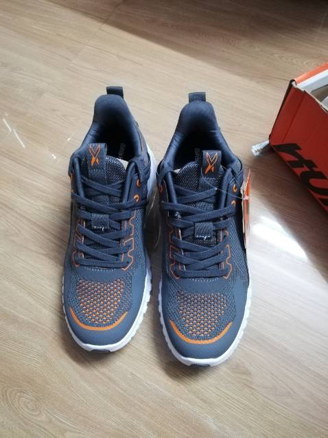 Giày nhẹ, đẹp, đúng mô tả.